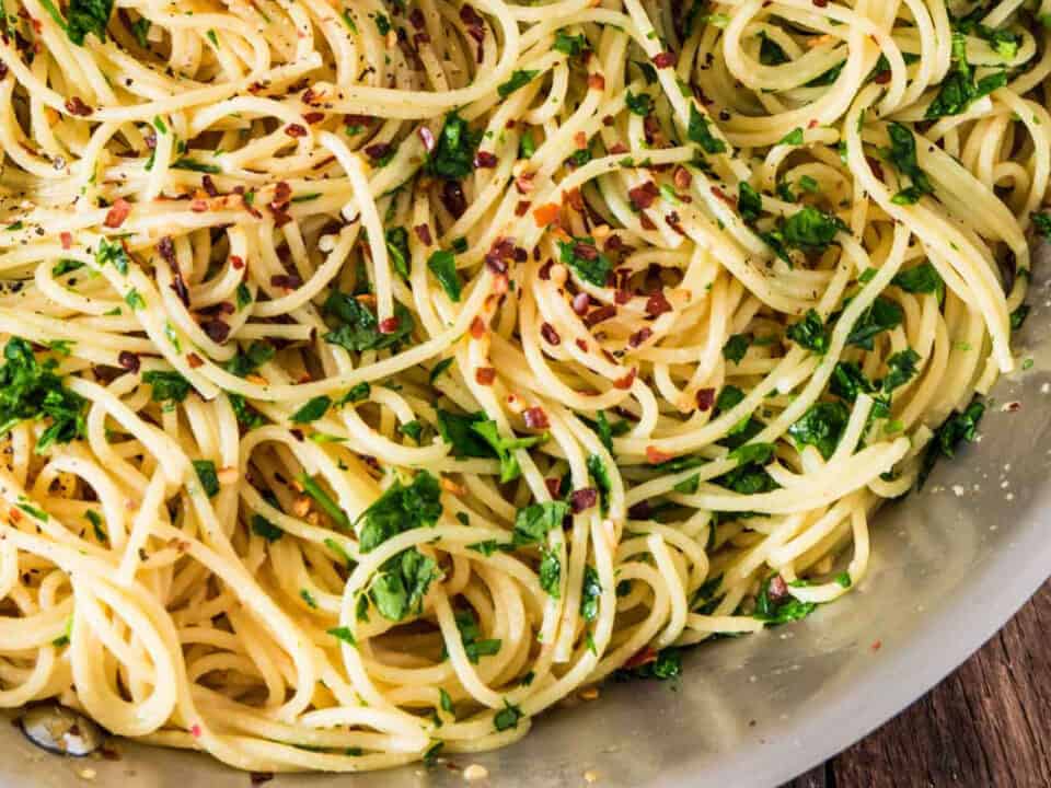 Pasta with Garlic, Extra Virgin Olive Oil and Chilli: a great classic! 4